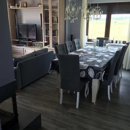 Hébergement de vacances Promocja Wakacyjna Na Poczatek Lipca! Zacisze Rostken, Wypoczynek Na Mazurach, Dom Z Prywatna Plaza