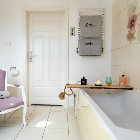 Сasa de vacaciones Zacisze Rostken, Wypoczynek Na Mazurach, Dom Caloroczny Z Prywatna Plaza Ostrow (Pisz)